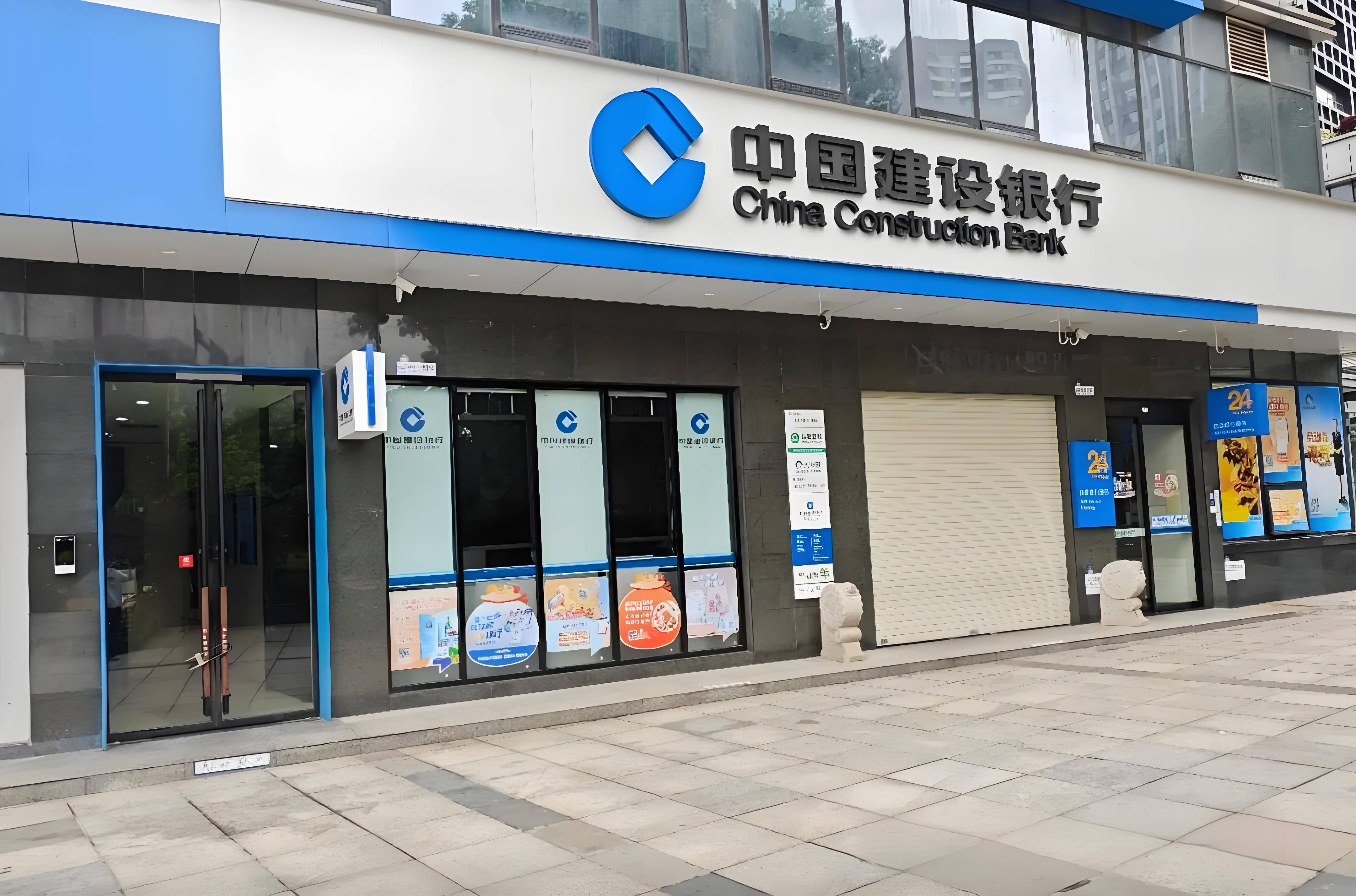 钱存银行卡好,还是存折好?多亏银行工作人员提醒,原来差距这么大