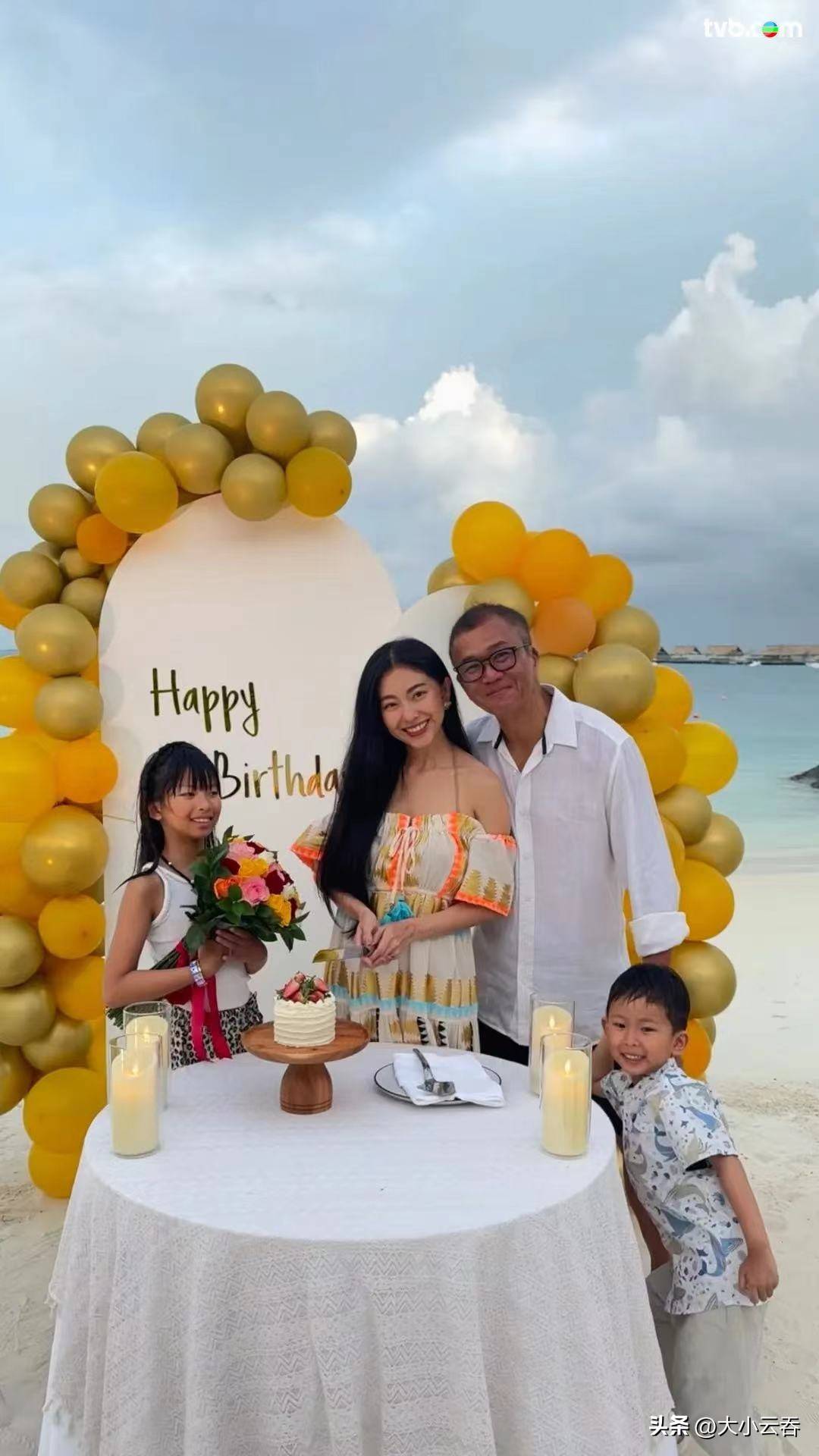 43岁「千禧女神」海边庆生美貌身材依旧，息影14年成上市公司主席