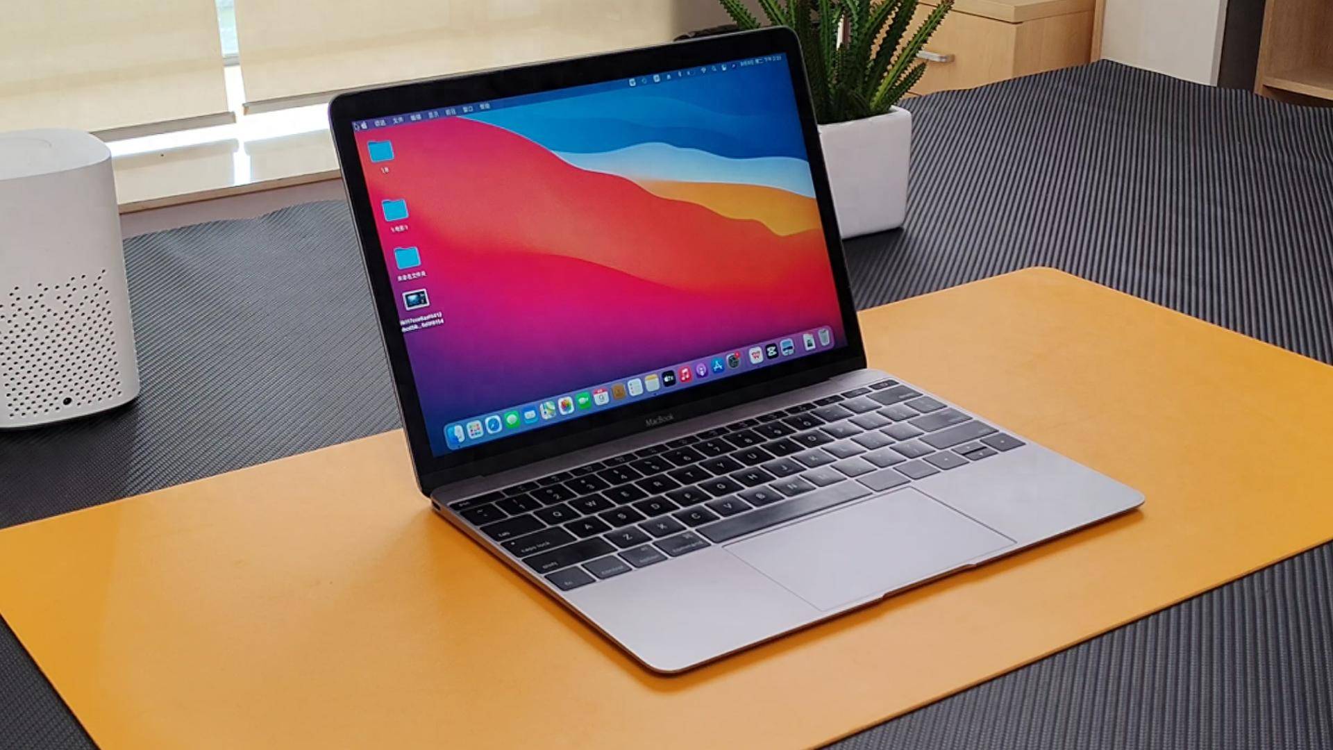 攻略！Macbook外接2台显示器，怎么设置多屏异显？