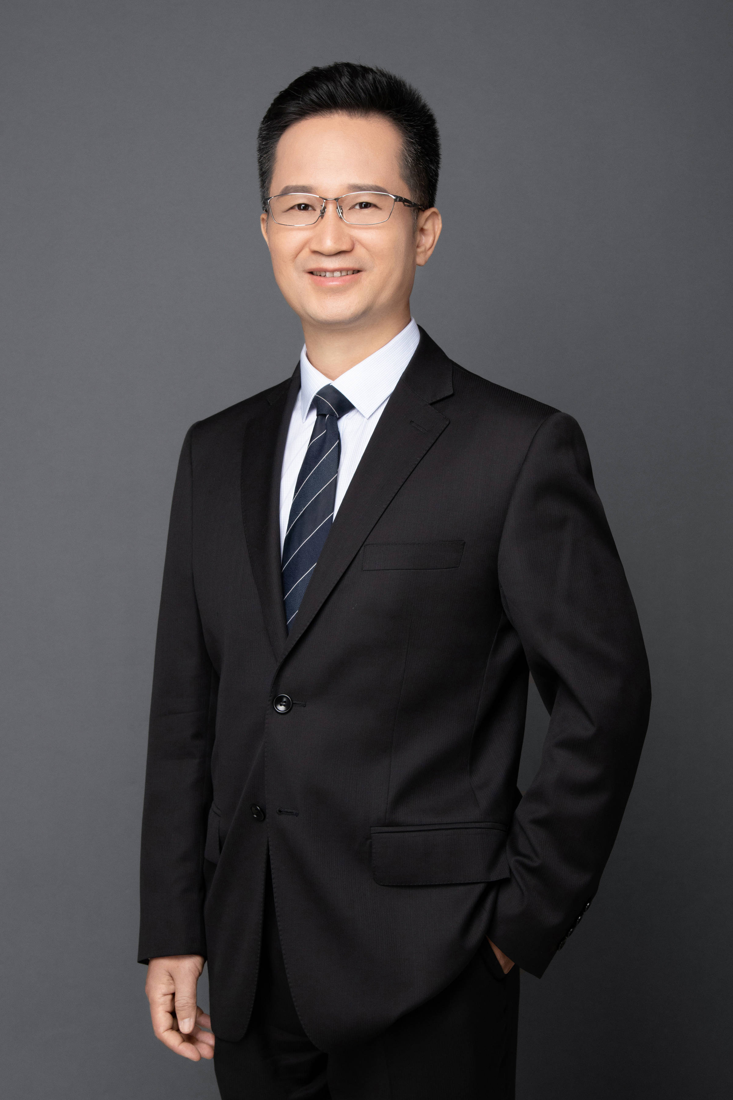 证券男(证券男娶什么老婆)