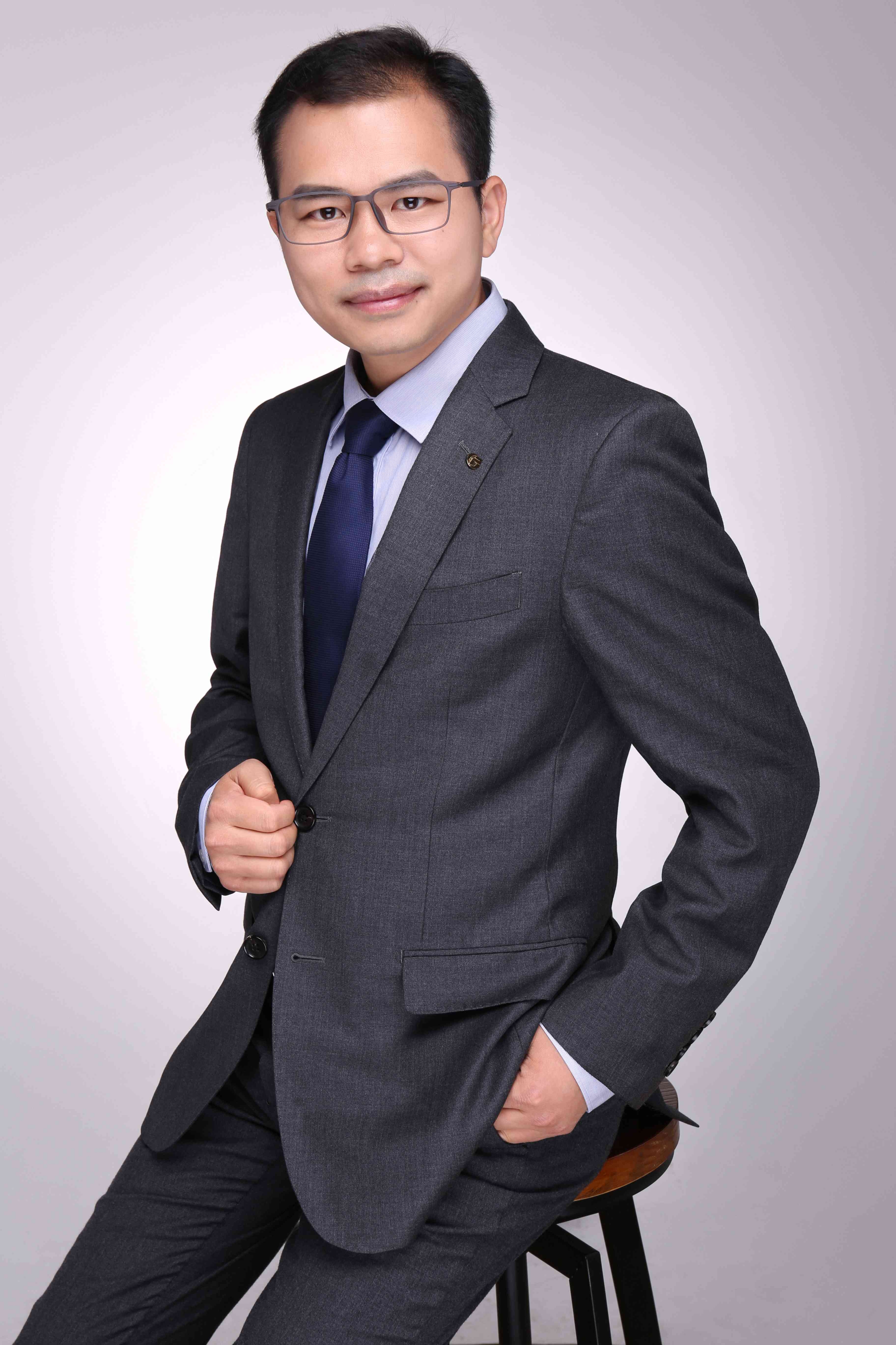 证券男(证券男娶什么老婆)